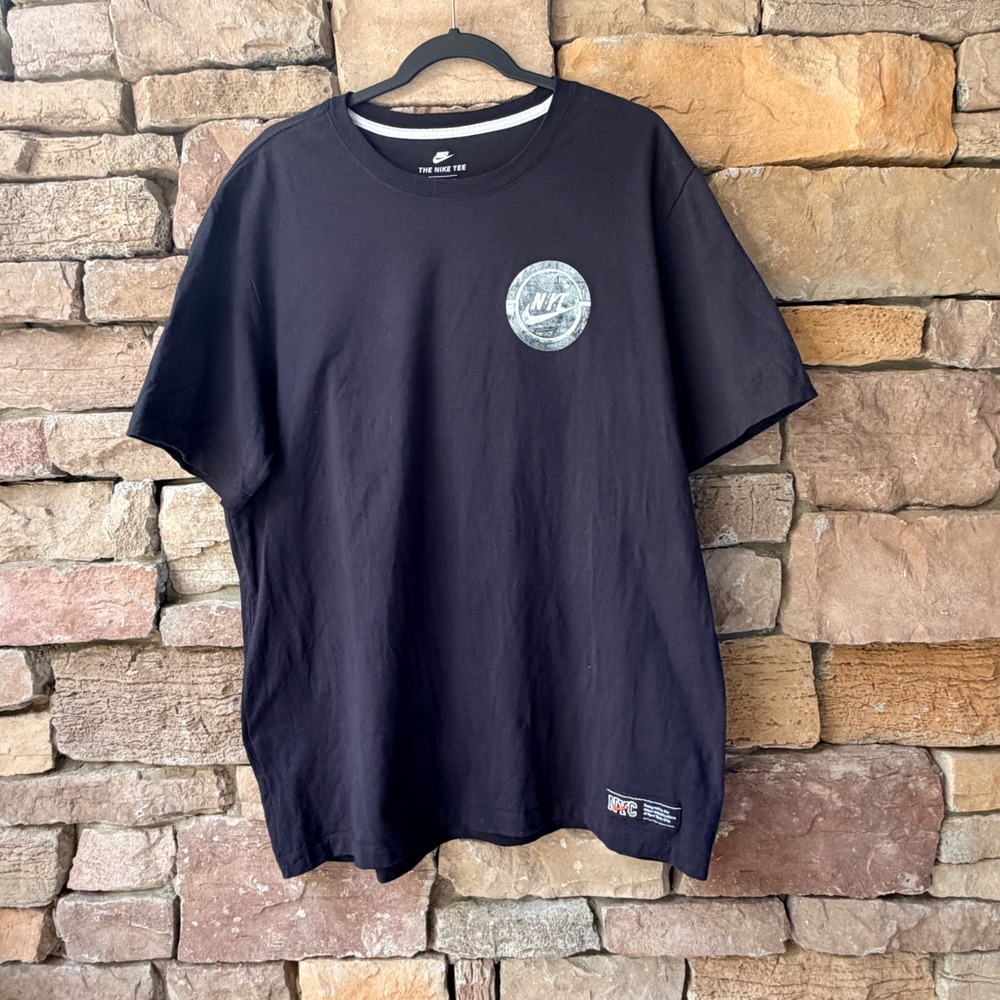 Nike Mens XL T-Shirt Black NYC Graphic Short Sleeve Crew Neck Athleisure Casual
